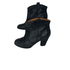 Clarks‎ Black Leather Western Ankle Boots Size 9M Block Heel